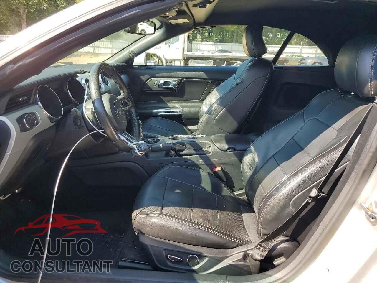 FORD MUSTANG 2015 - 1FATP8UH3F5382999