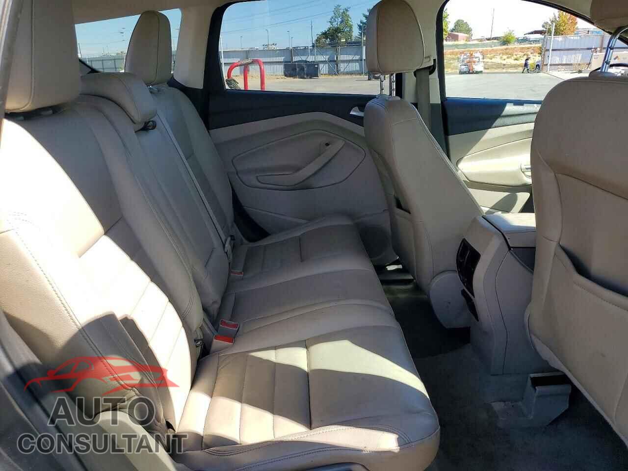 FORD ESCAPE 2015 - 1FMCU9G90FUA62604