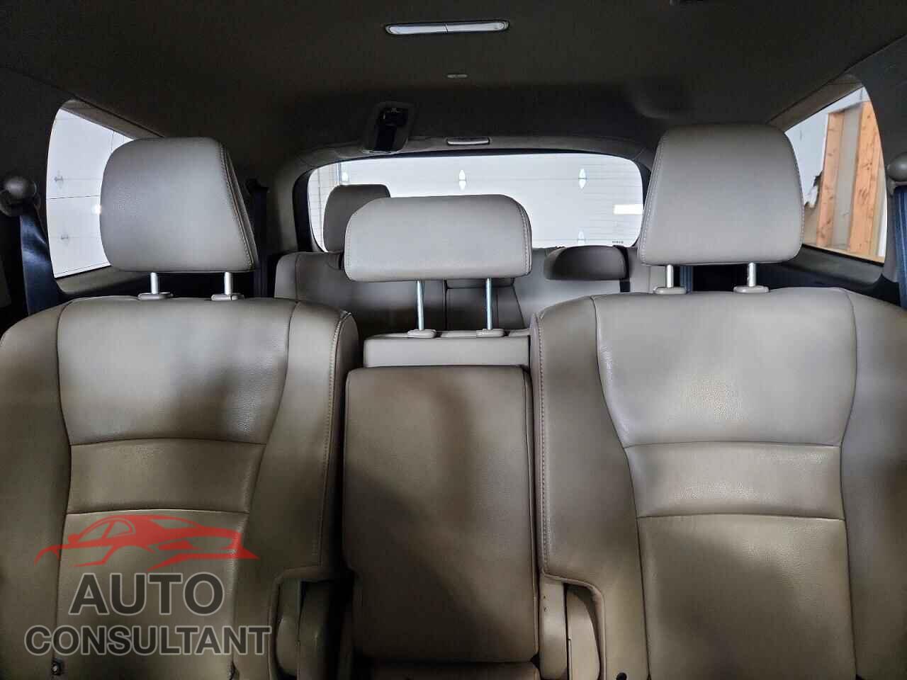 HONDA PILOT 2017 - 5FNYF6H50HB061494