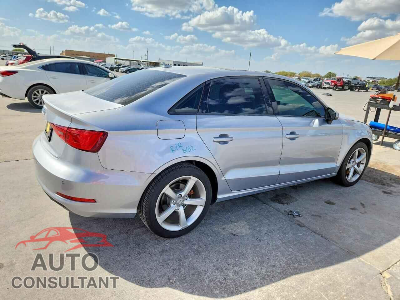 AUDI A3 2016 - WAUA7GFF1G1003799