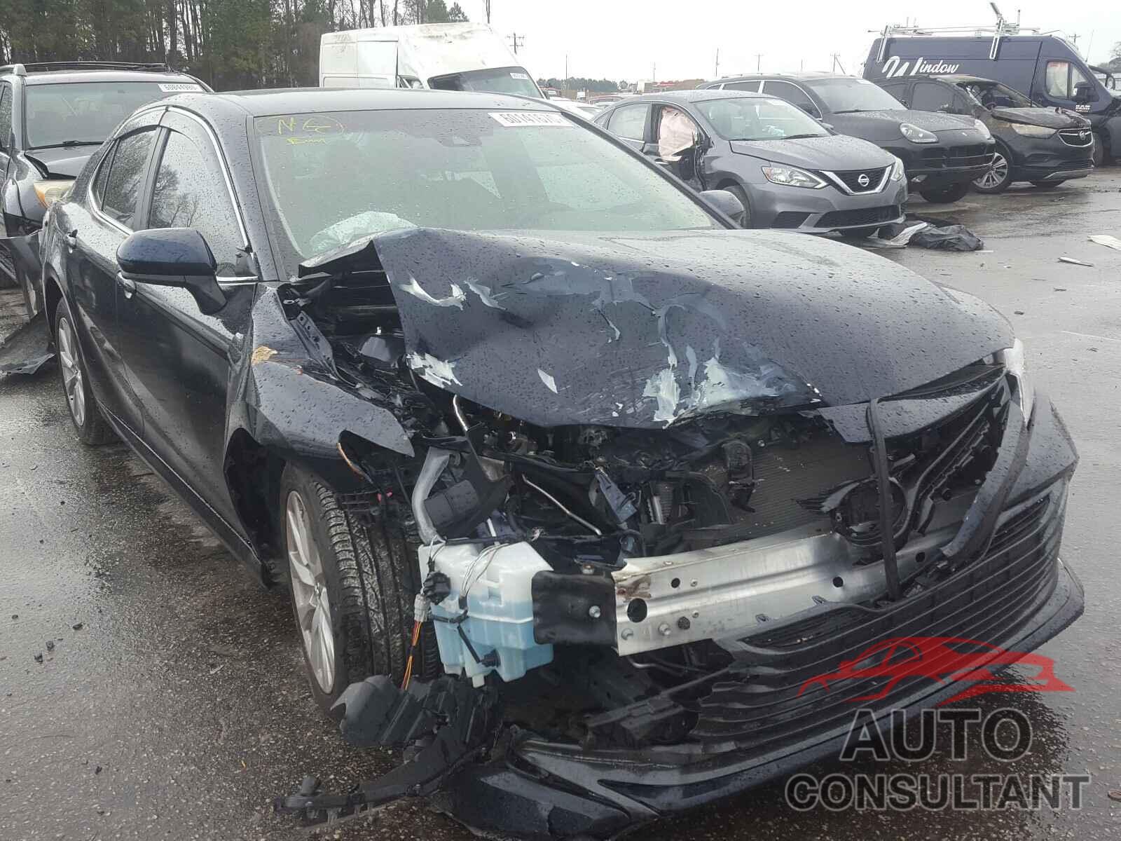 TOYOTA CAMRY 2018 - 4T1B11HK8JU635183