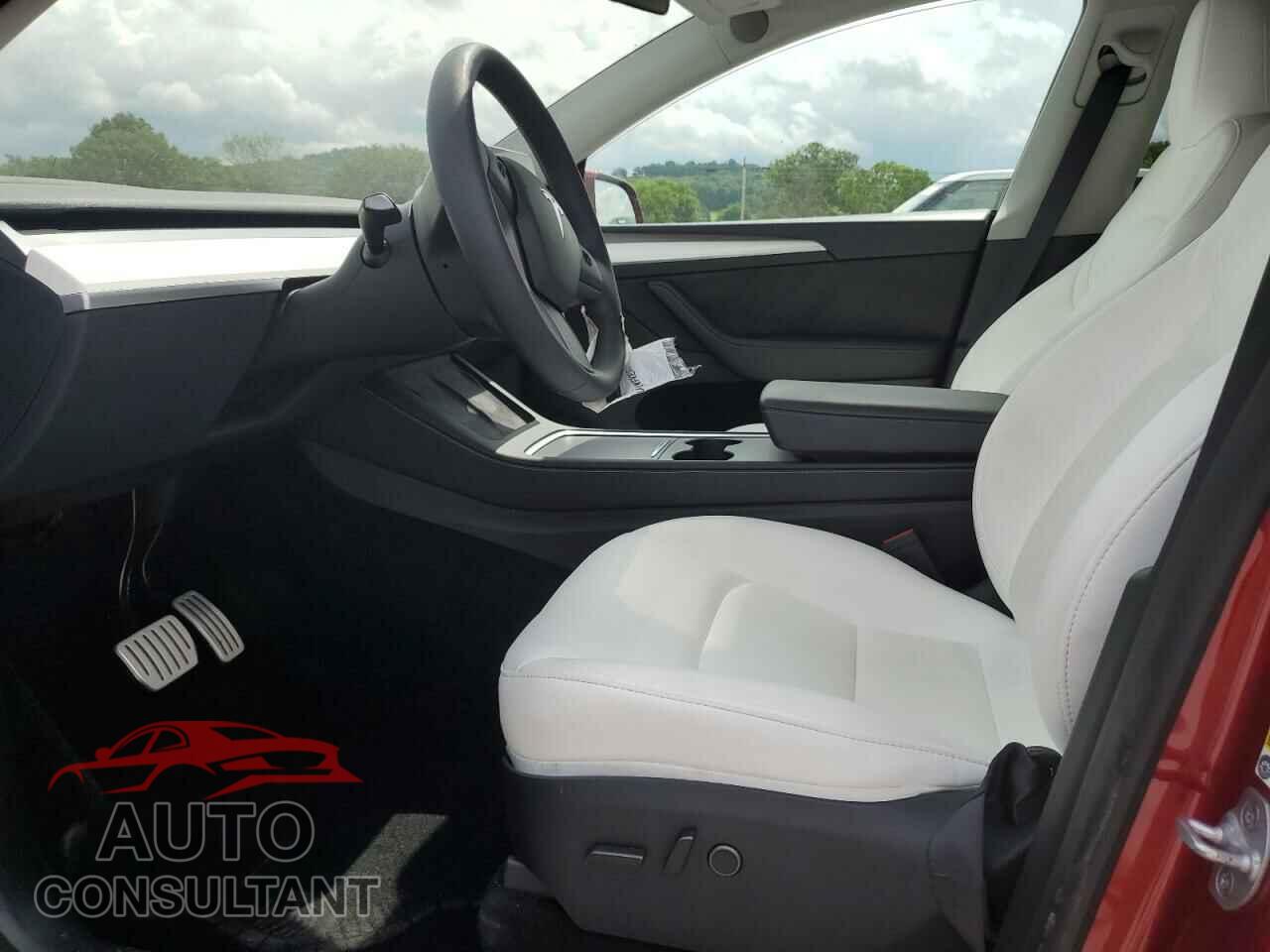 TESLA MODEL Y 2024 - 7SAYGDEF8RF058166