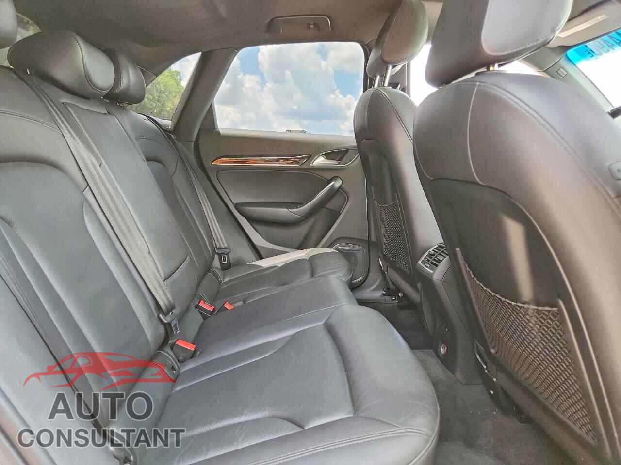AUDI Q3 2015 - WA1FFCFS7FR009800