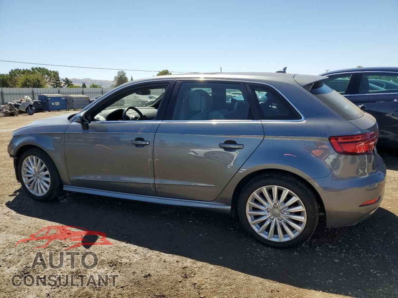AUDI A3 2017 - WAUSPBFF7HA103754