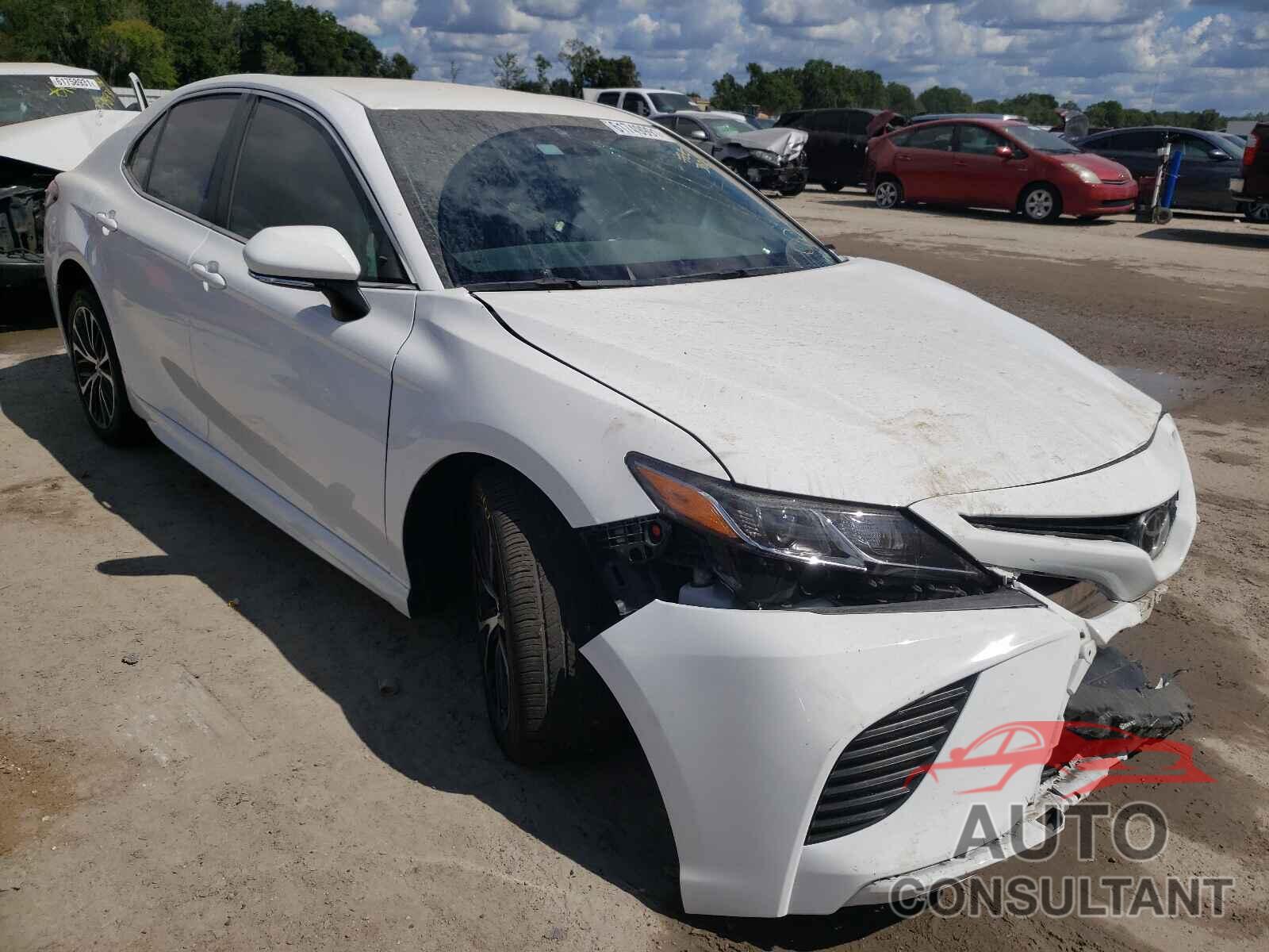 TOYOTA CAMRY 2018 - 4T1B11HK4JU157246