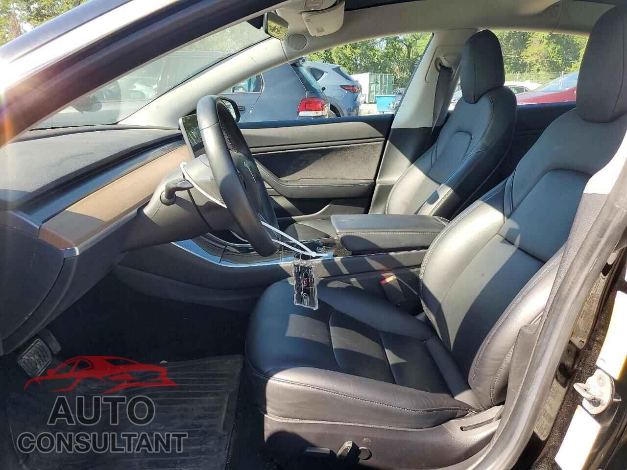 TESLA MODEL 3 2018 - 5YJ3E1EB0JF054075