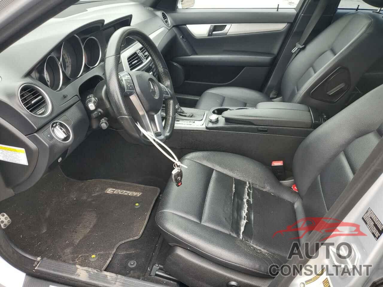 MERCEDES-BENZ C-CLASS 2013 - WDDGF8AB3DR287207