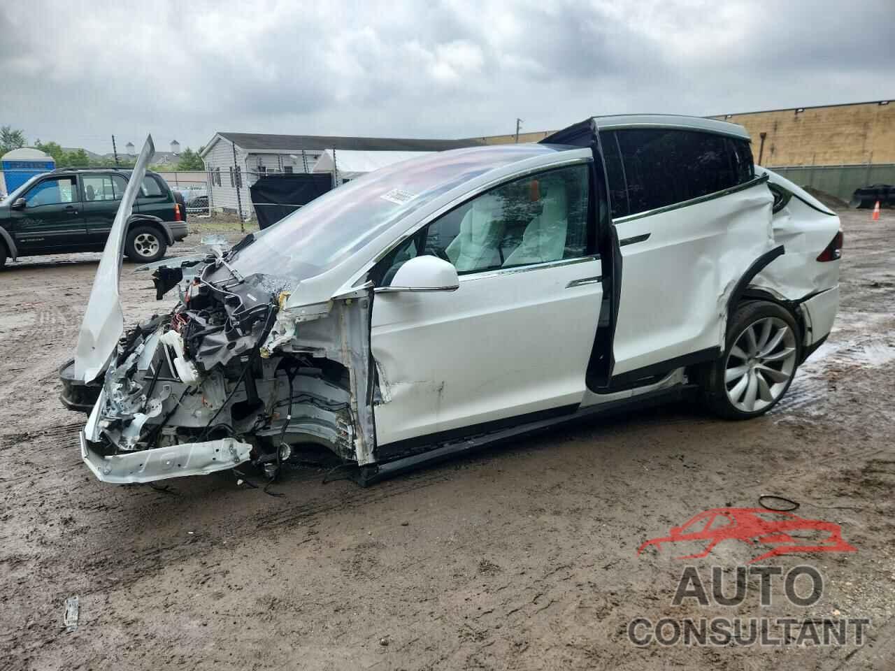 TESLA MODEL X 2016 - 5YJXCBE45GFS00266