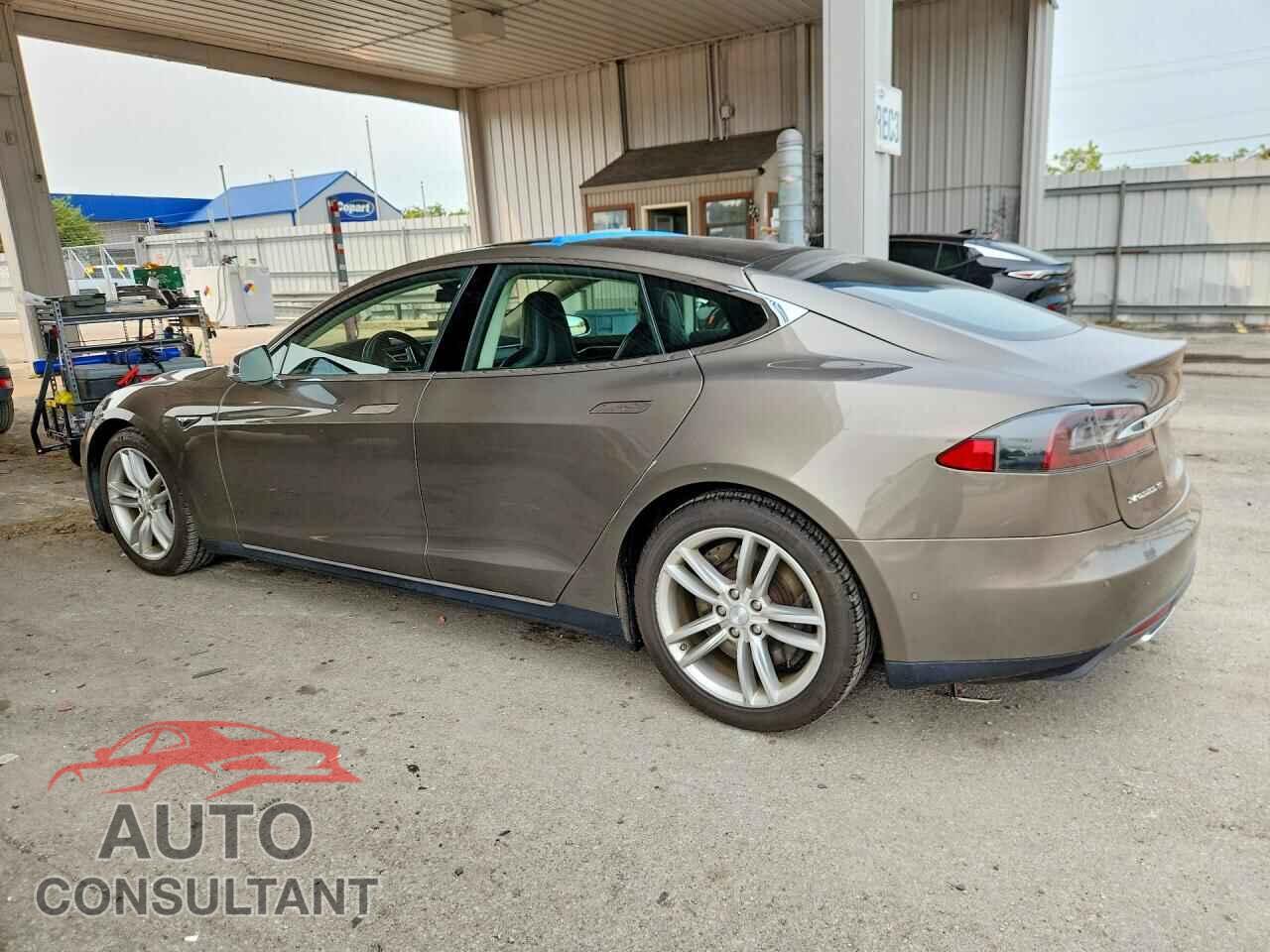TESLA MODEL S 2015 - 5YJSA1S29FF096022