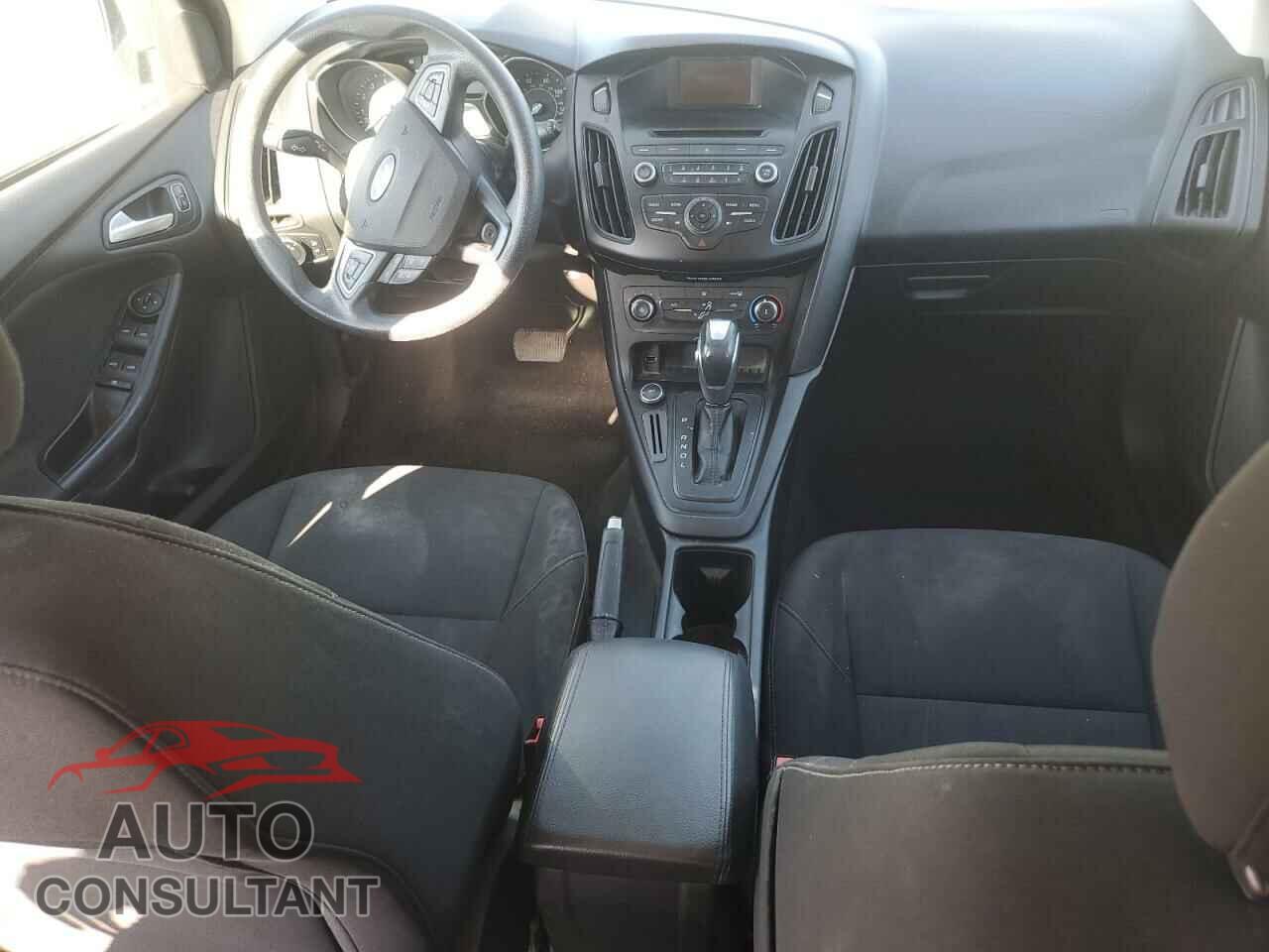 FORD FOCUS 2015 - 1FADP3K29FL307323