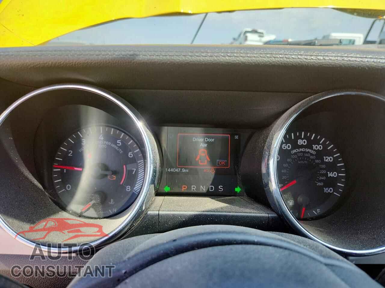FORD MUSTANG 2015 - 1FA6P8TH4F5338461