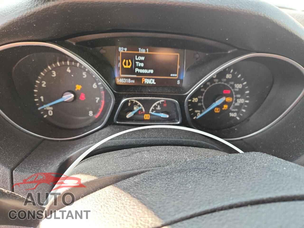 FORD FOCUS 2015 - 1FADP3K26FL201461