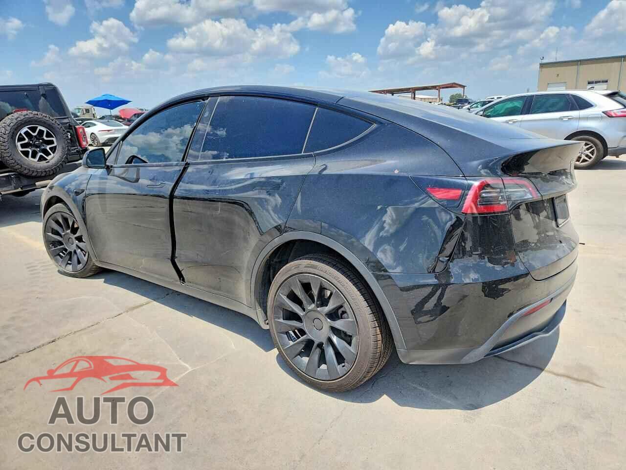 TESLA MODEL Y 2023 - 7SAYGAEE8PF832113