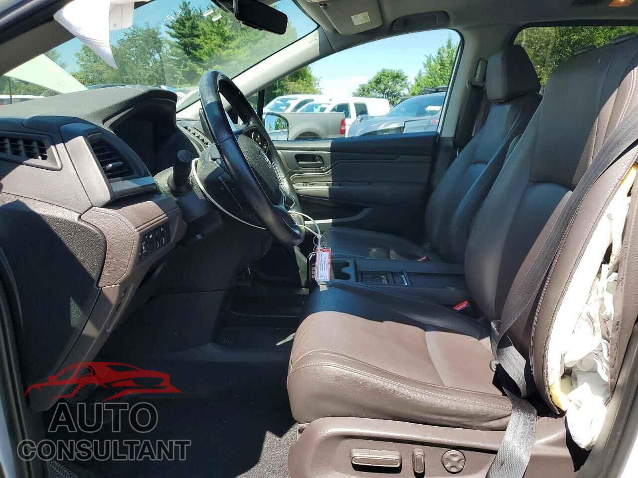HONDA ODYSSEY 2019 - 5FNRL6H82KB051855