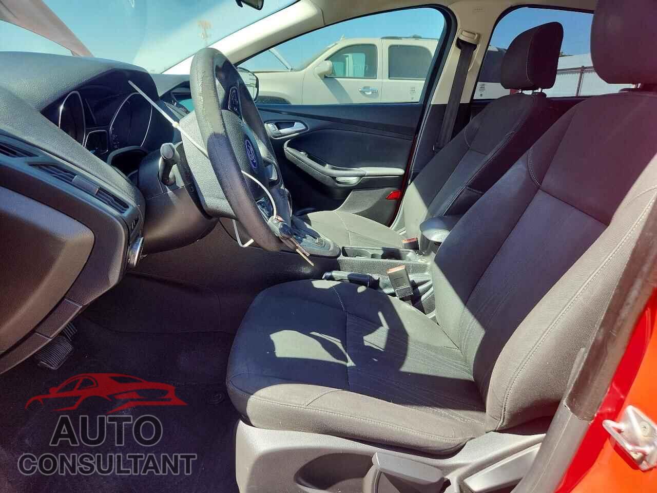 FORD FOCUS 2015 - 1FADP3F26FL294511
