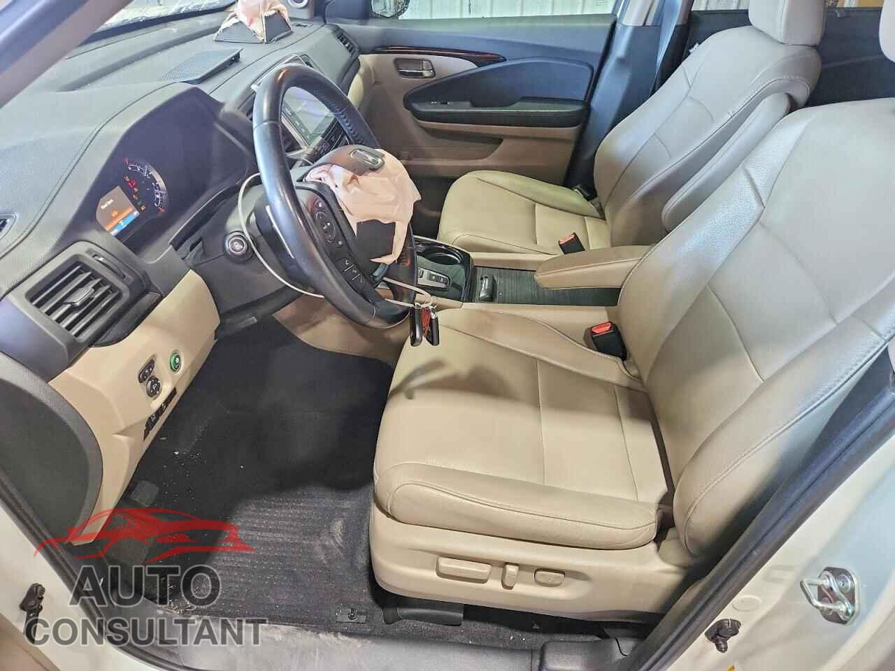 HONDA PILOT 2018 - 5FNYF6H98JB053572