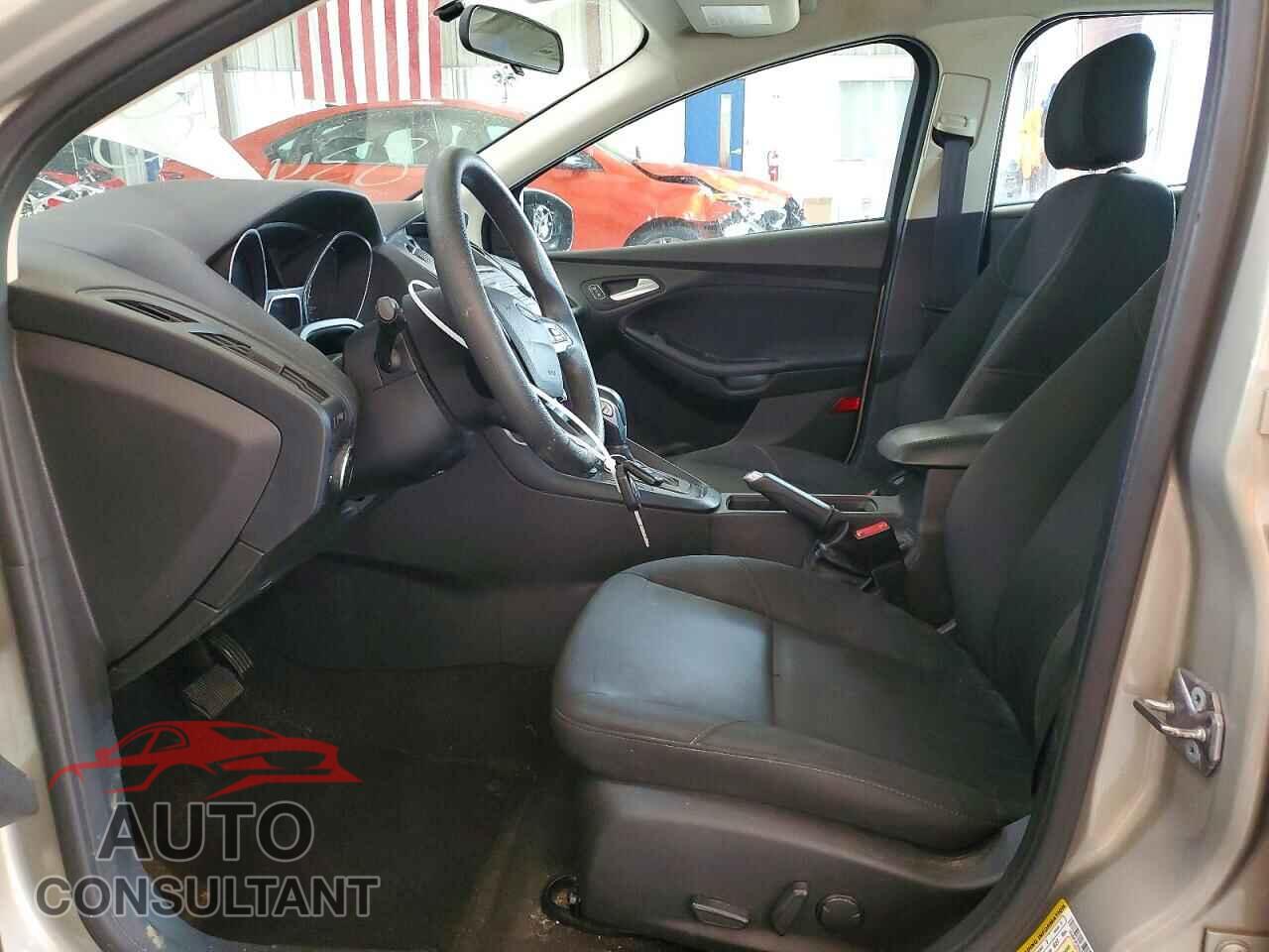 FORD FOCUS 2016 - 1FADP3F22GL288349