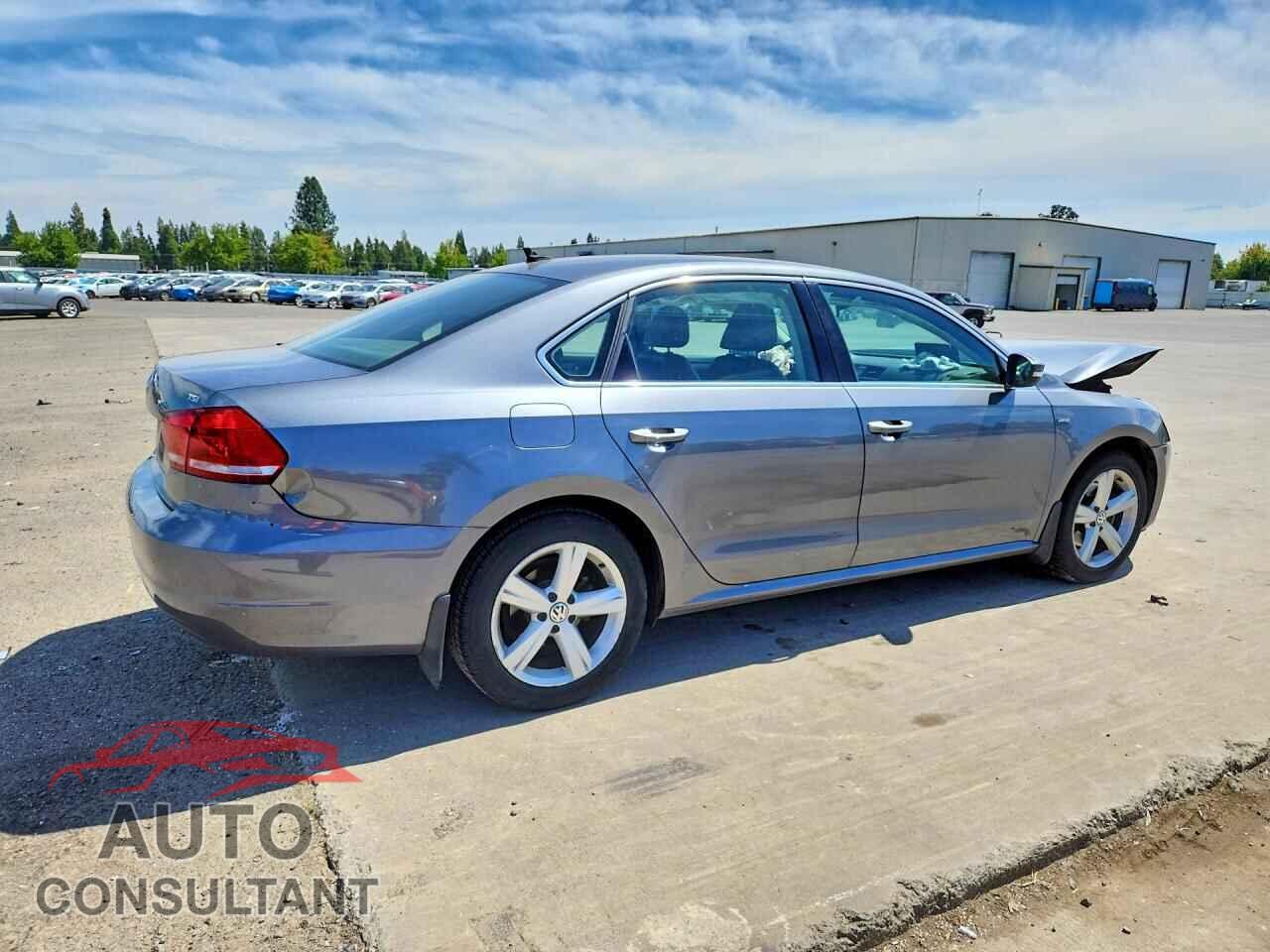 VOLKSWAGEN PASSAT 2015 - 1VWAT7A38FC123367