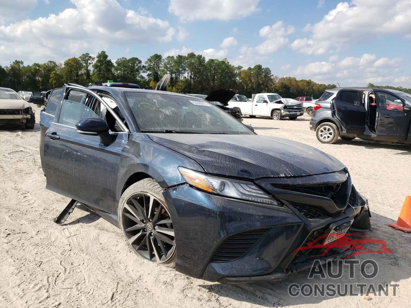 TOYOTA CAMRY 2018 - 4T1B61HK5JU522647