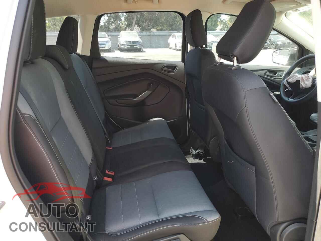 FORD ESCAPE 2018 - 1FMCU0F70JUD44911