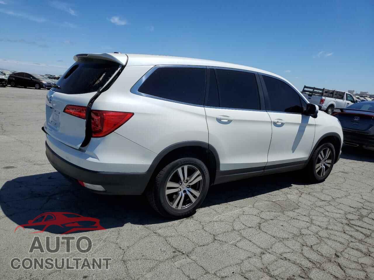 HONDA PILOT 2017 - 5FNYF5H32HB038579