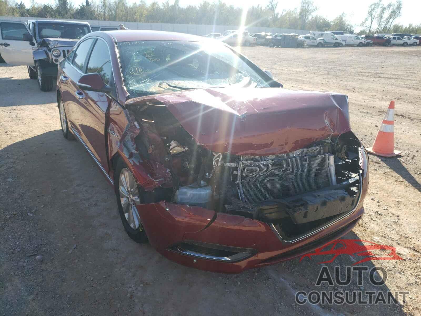 HYUNDAI SONATA 2016 - KMHE24L18GA017124