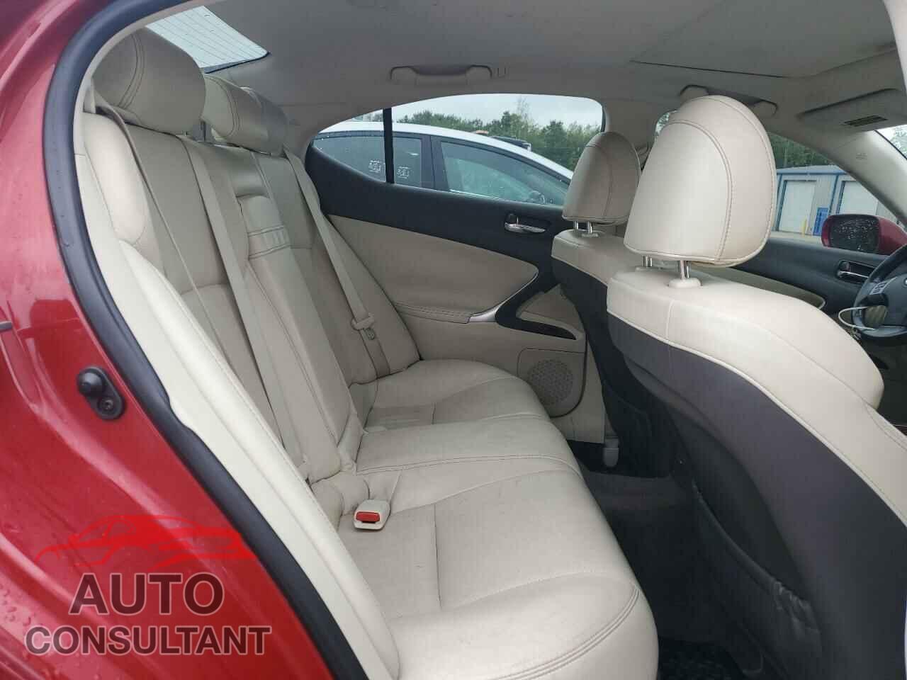 LEXUS IS 2011 - JTHCF5C21B5045409