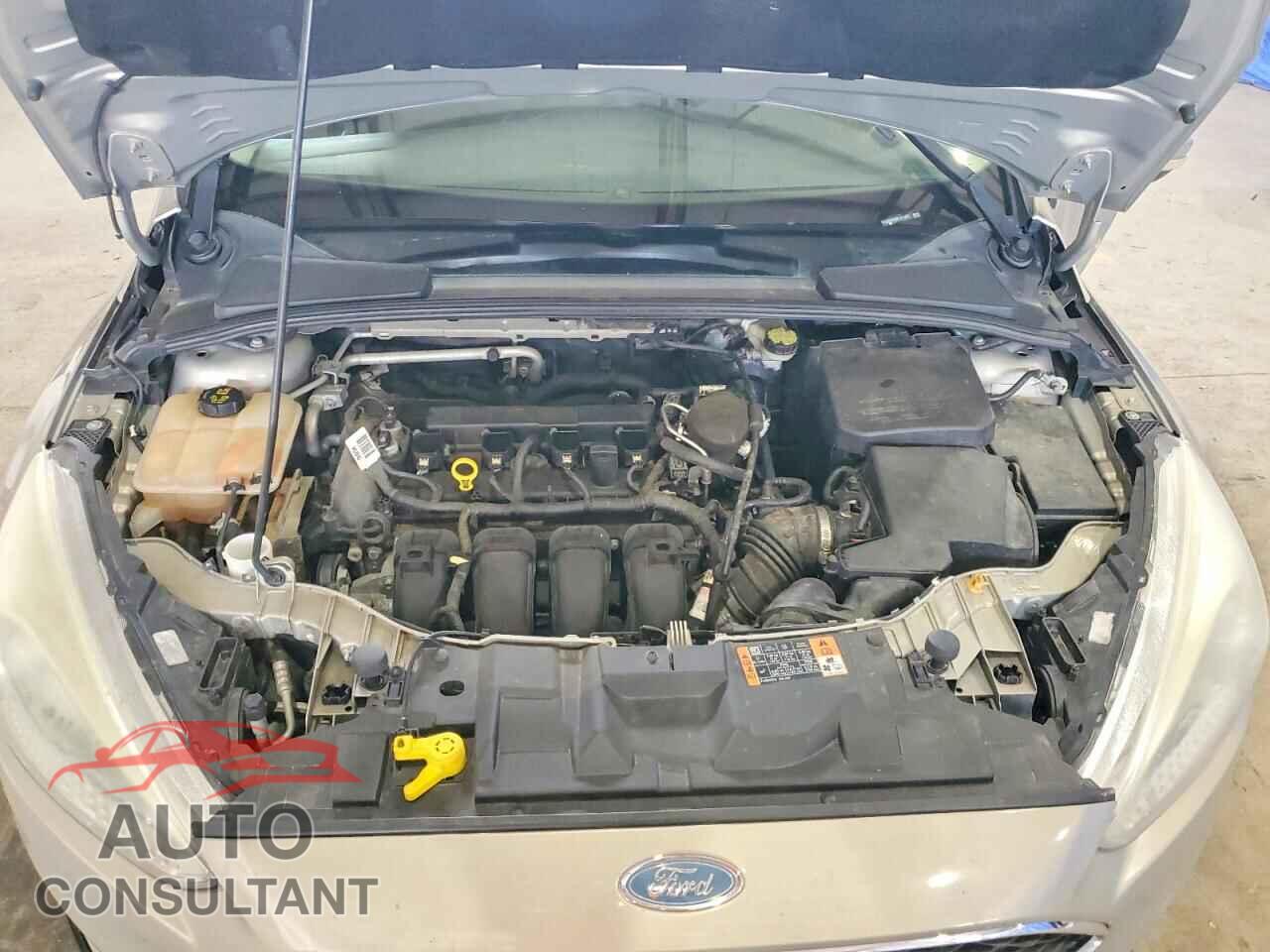 FORD FOCUS 2015 - 1FADP3F26FL311677