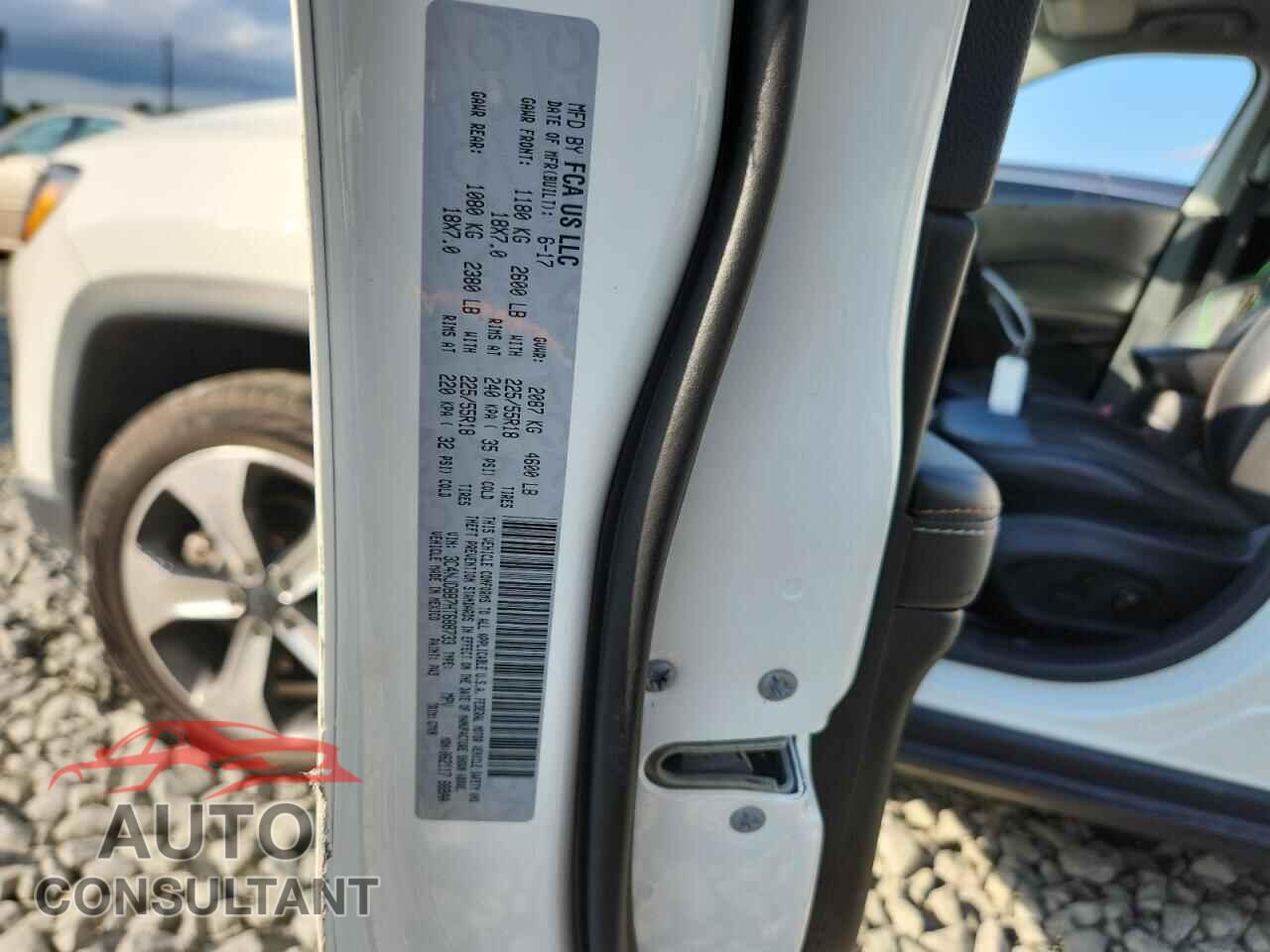 JEEP COMPASS 2017 - 3C4NJDBB7HT688733