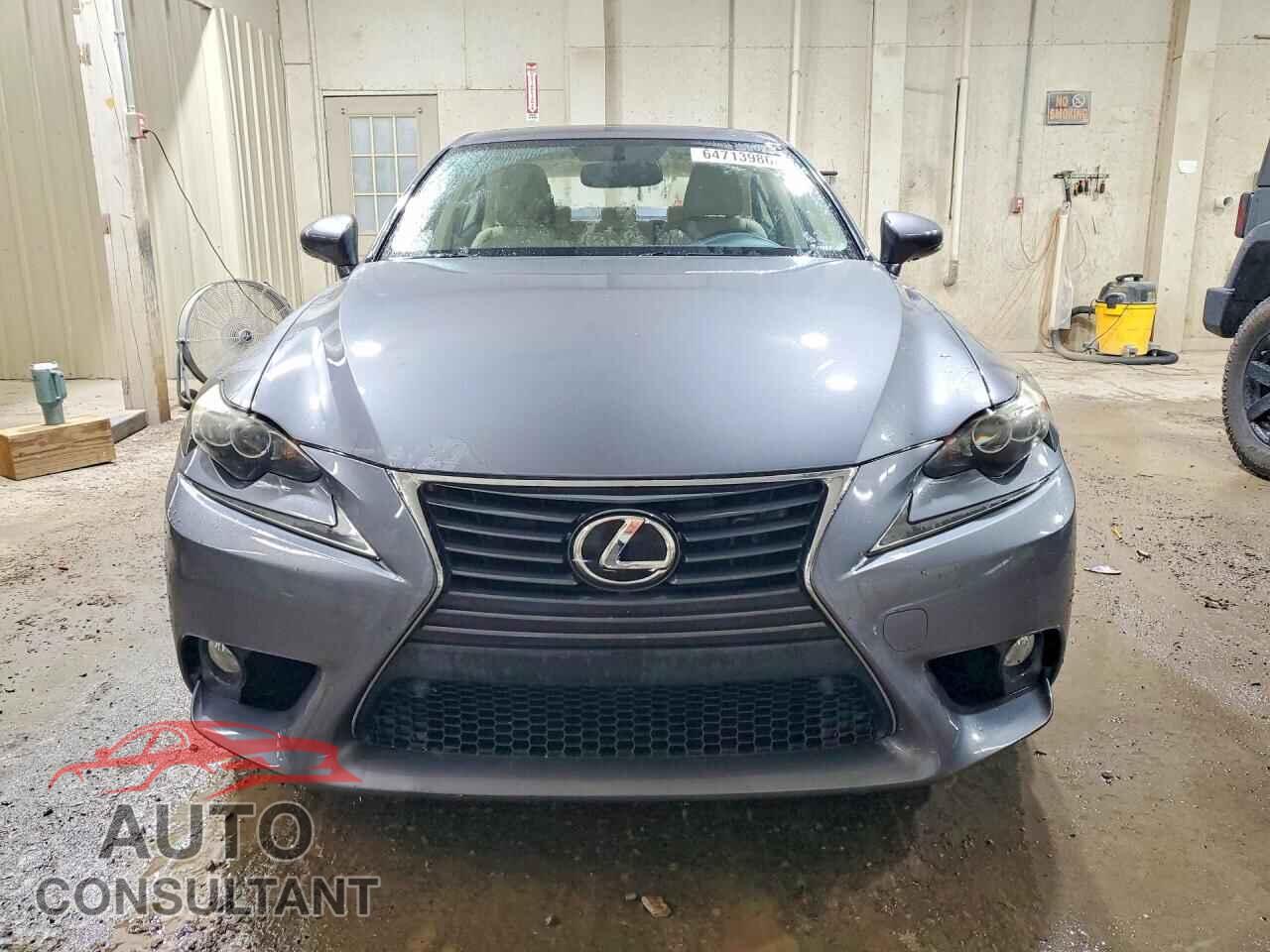 LEXUS IS 2014 - JTHBE1D27E5000761