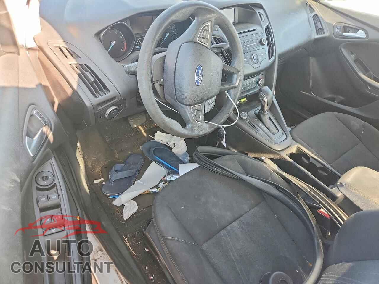 FORD FOCUS 2015 - 1FADP3F27FL202614