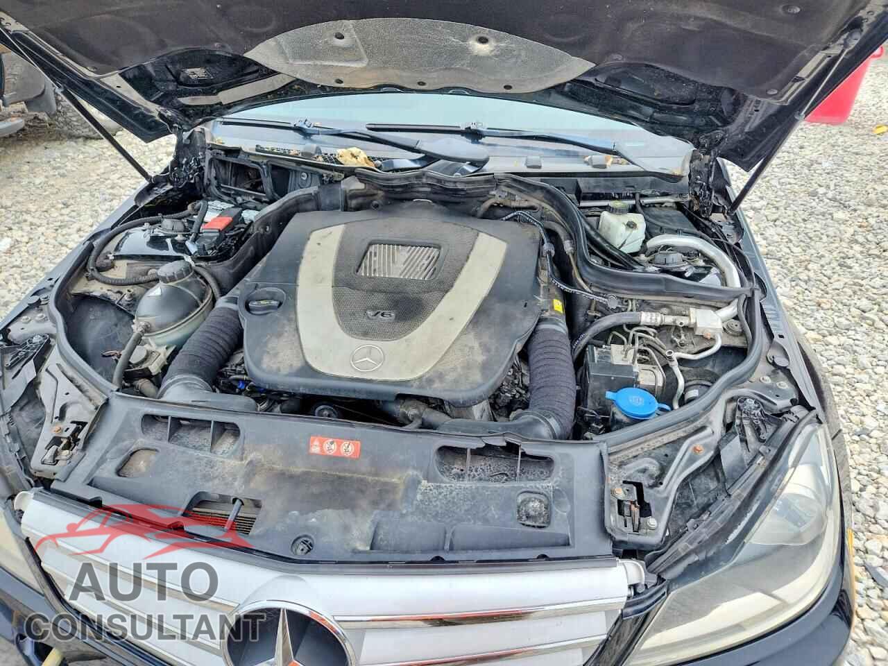 MERCEDES-BENZ C-CLASS 2012 - WDDGF8BB6CR200879