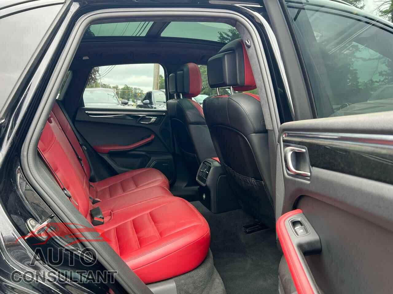 PORSCHE MACAN 2016 - WP1AF2A54GLB91325