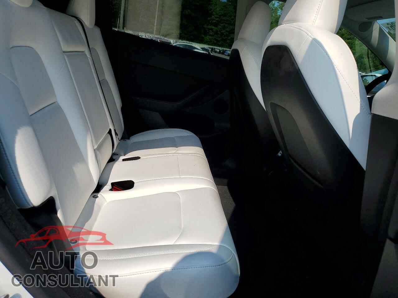 TESLA MODEL Y 2024 - 7SAYGDEE3RF168310