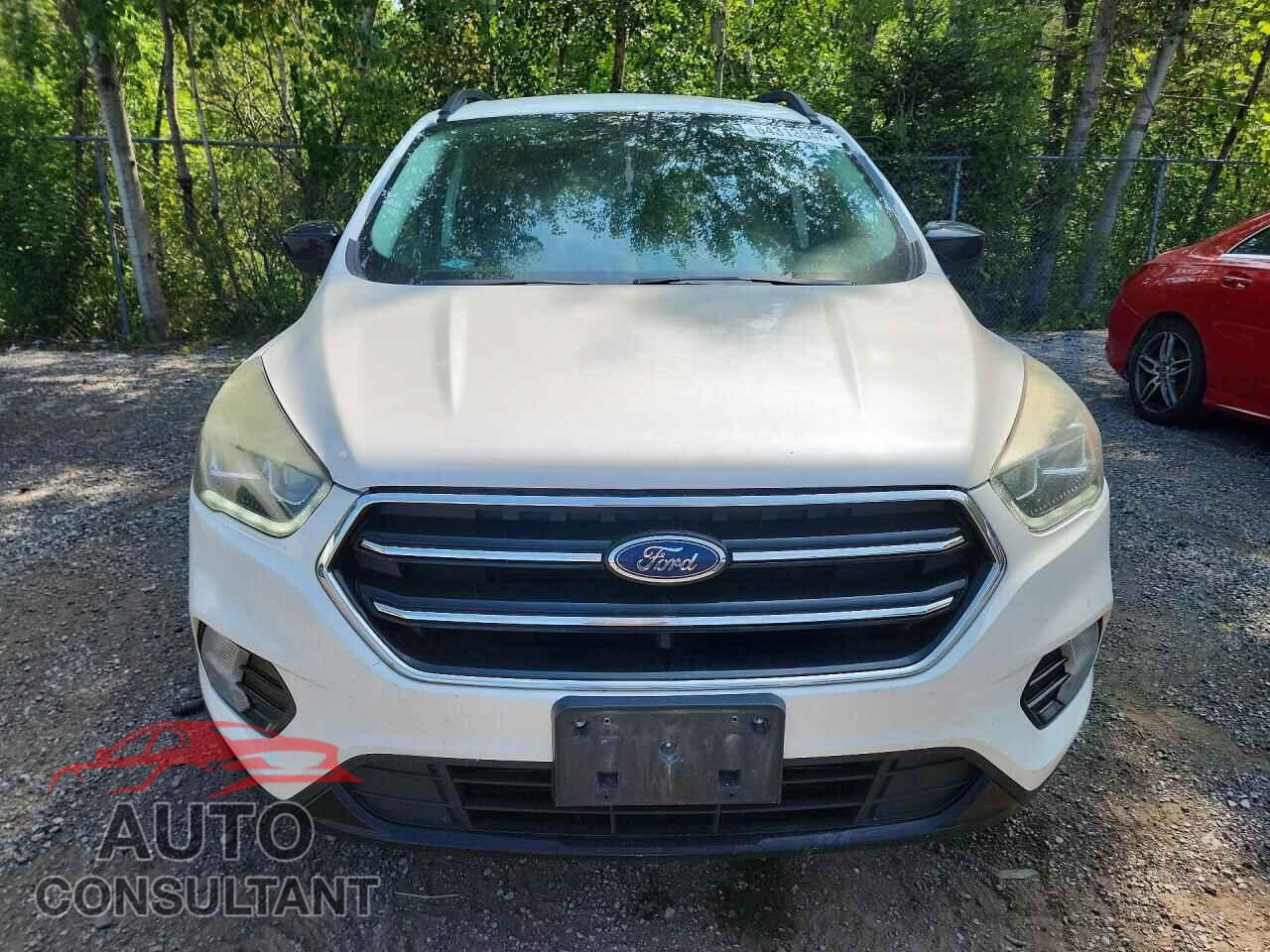 FORD ESCAPE 2017 - 1FMCU9G98HUD70705