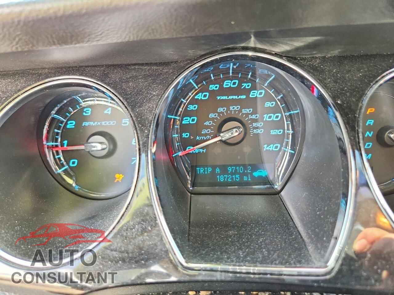 FORD TAURUS 2010 - 1FAHP2FW5AG110627