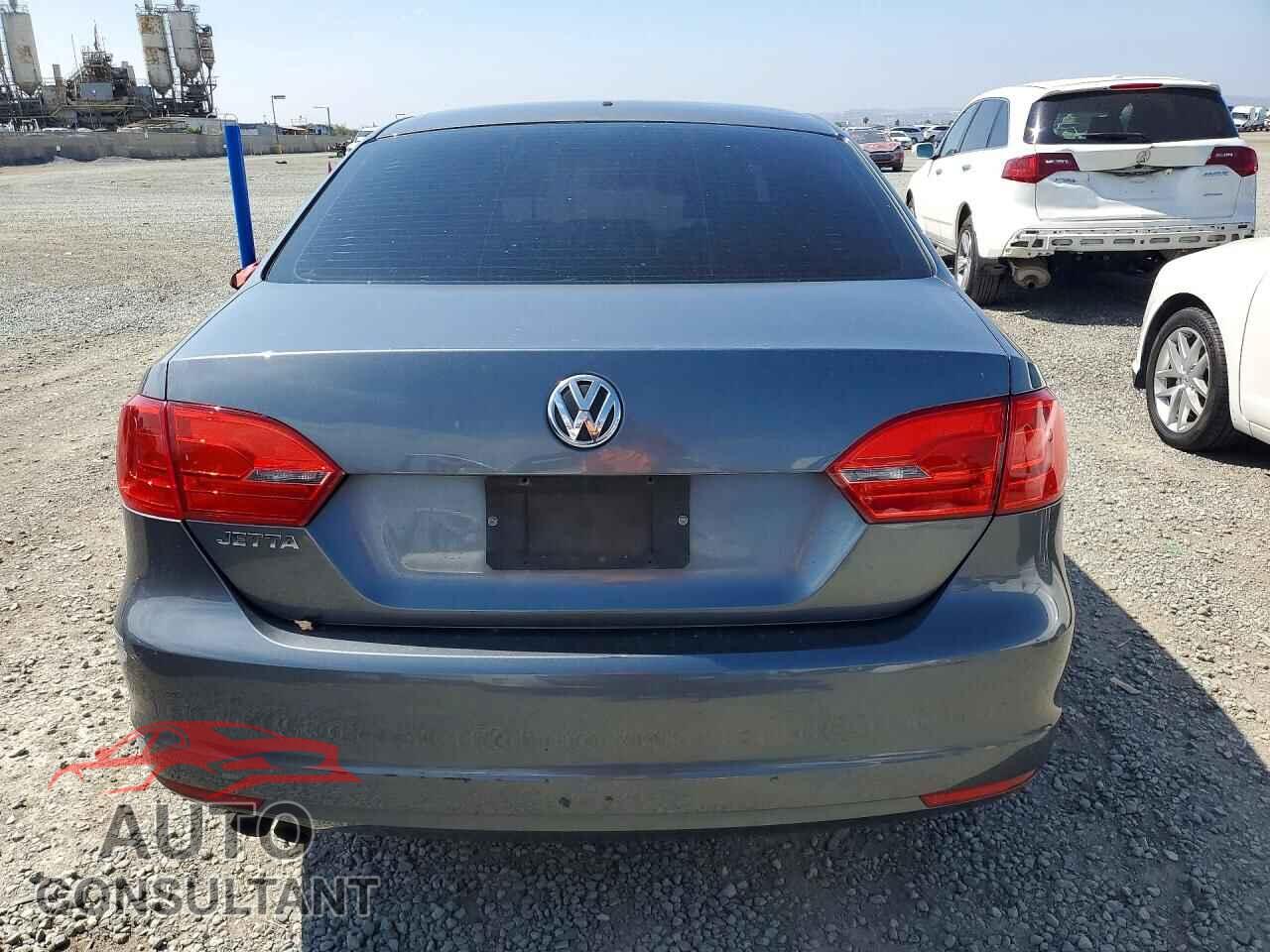 VOLKSWAGEN JETTA 2011 - 3VW2K7AJ3BM112341