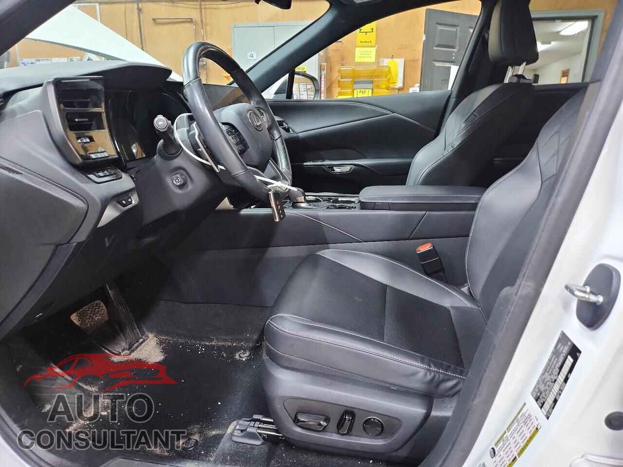 LEXUS UNKNOWN 2023 - 2T2BBMCAXPC005698