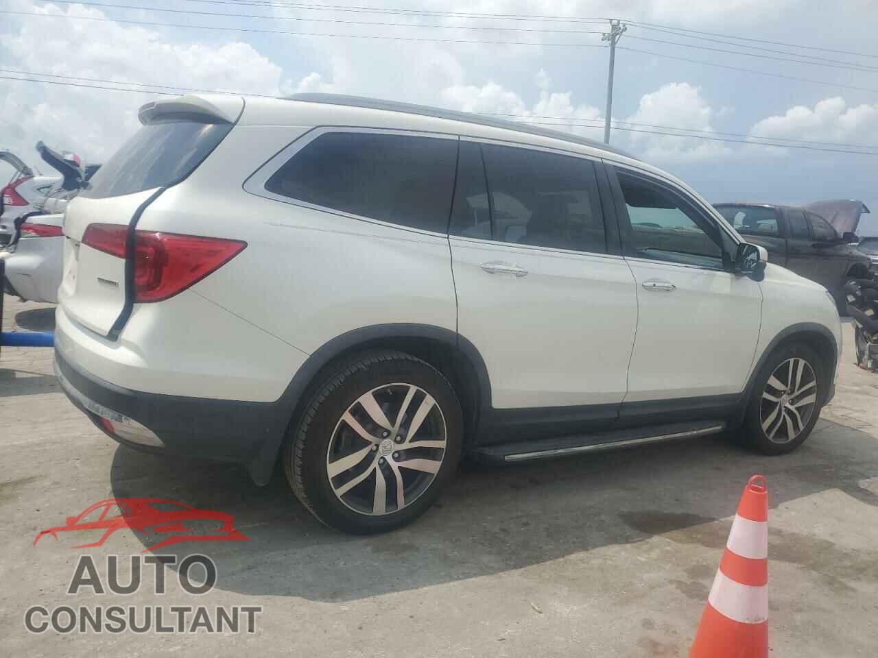 HONDA PILOT 2017 - 5FNYF5H9XHB015507