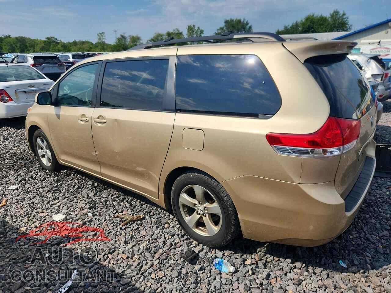 TOYOTA SIENNA 2011 - 5TDKK3DC1BS022923
