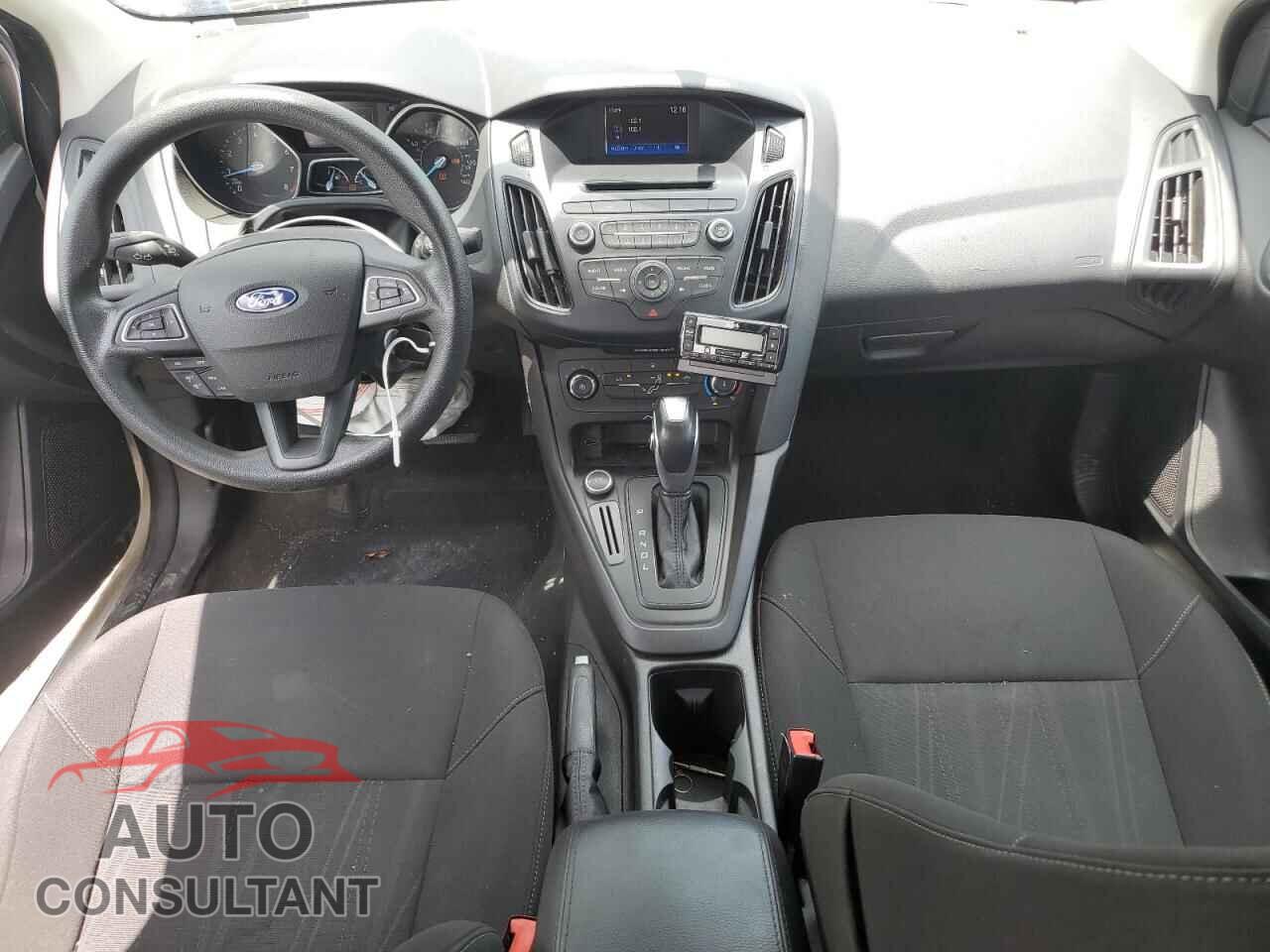 FORD FOCUS 2015 - 1FADP3F25FL243839