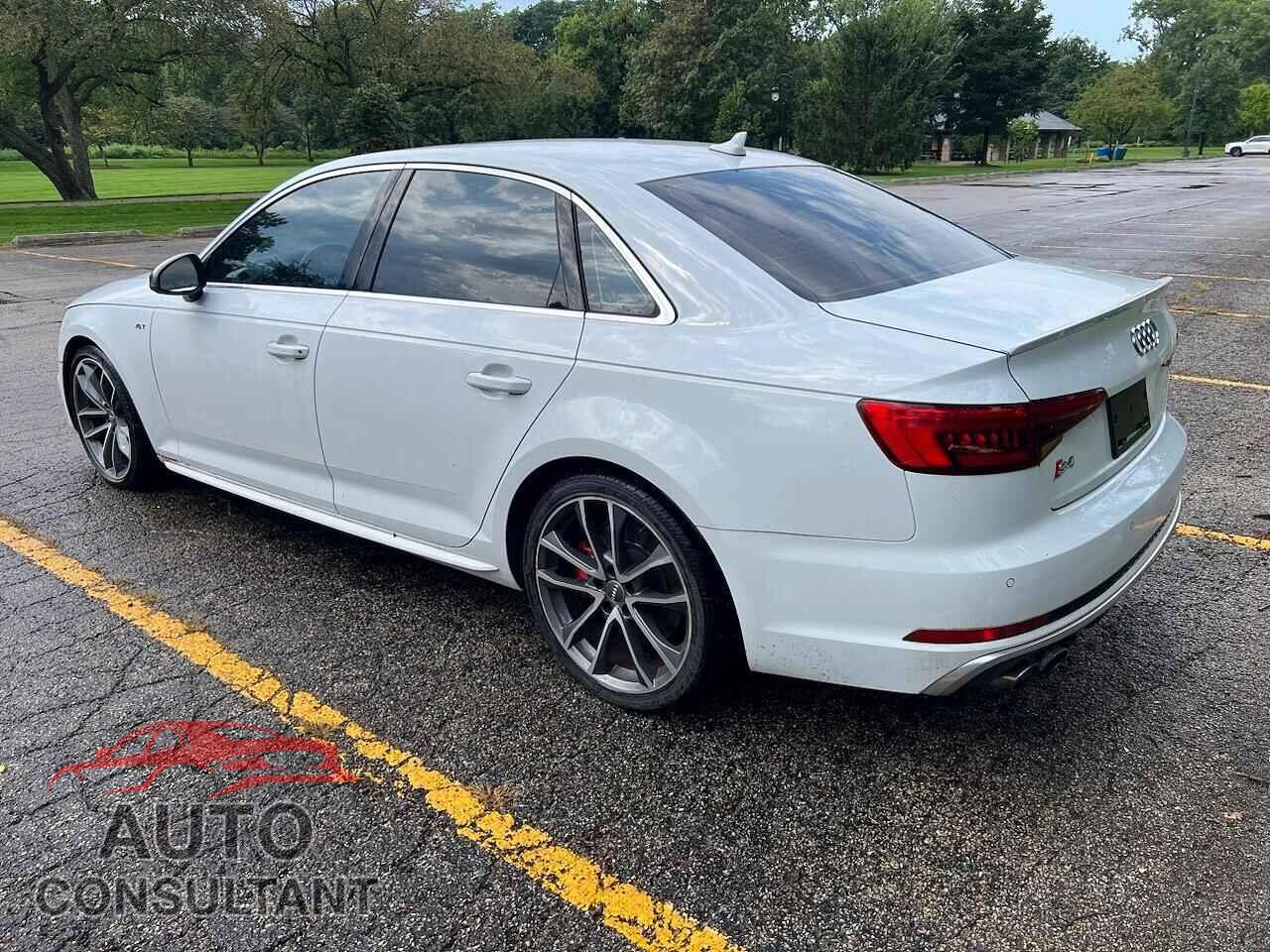 AUDI S4/RS4 2018 - WAUC4AF42JA002570