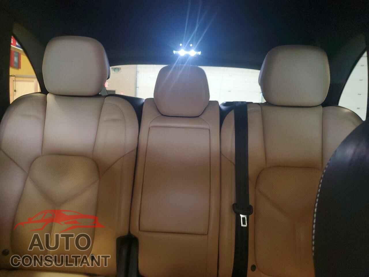 PORSCHE CAYENNE 2015 - WP1AF2A26FLA32553