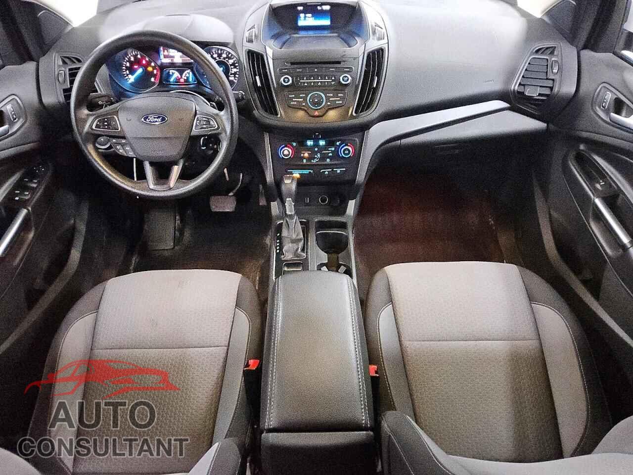 FORD ESCAPE 2017 - 1FMCU9GD3HUD73466
