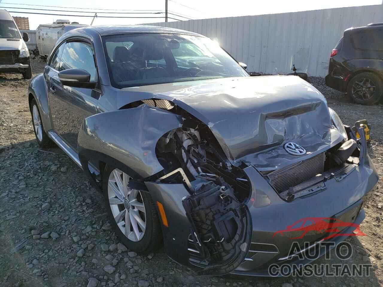 VOLKSWAGEN BEETLE 2018 - 3VWJD7AT6JM700837
