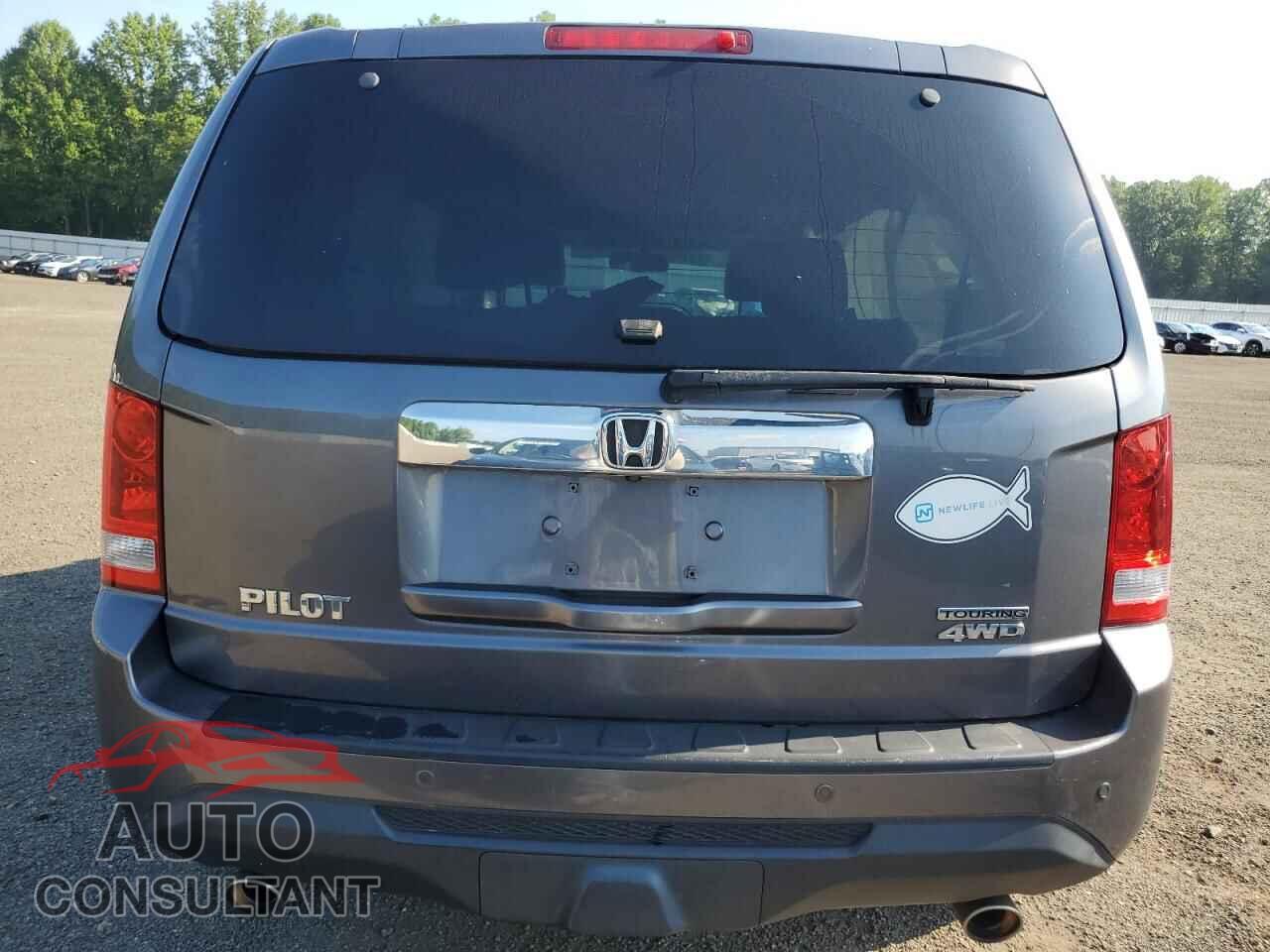 HONDA PILOT 2015 - 5FNYF4H95FB042945