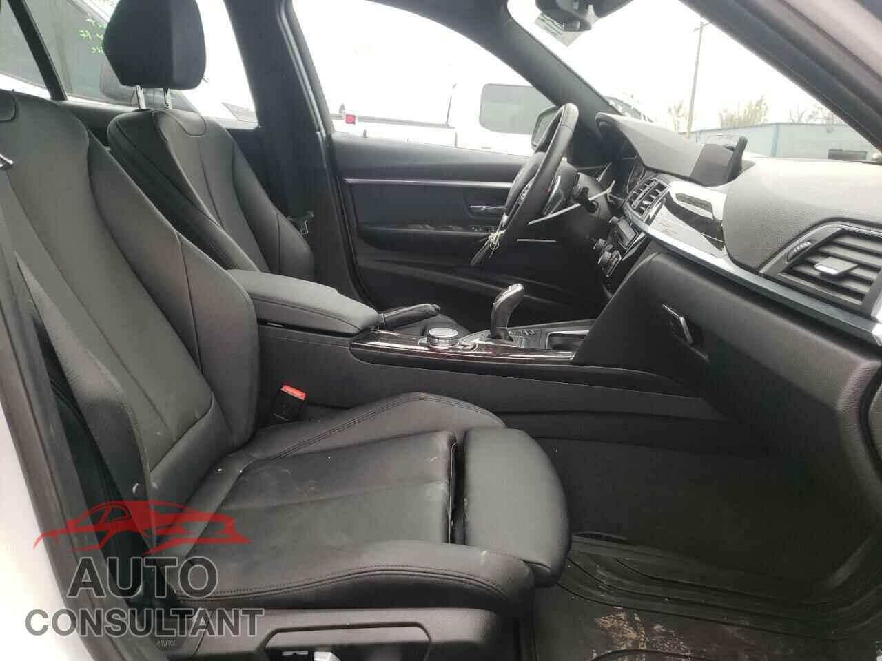 BMW 3 SERIES 2016 - WBA8E3G55GNT74993