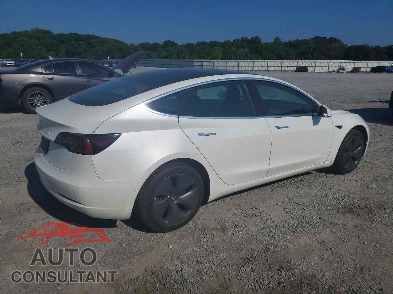 TESLA MODEL 3 2019 - 5YJ3E1EA0KF484097