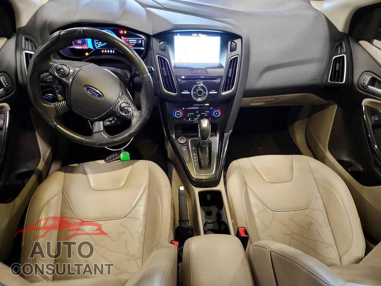 FORD FOCUS 2017 - 1FADP3R43HL269940