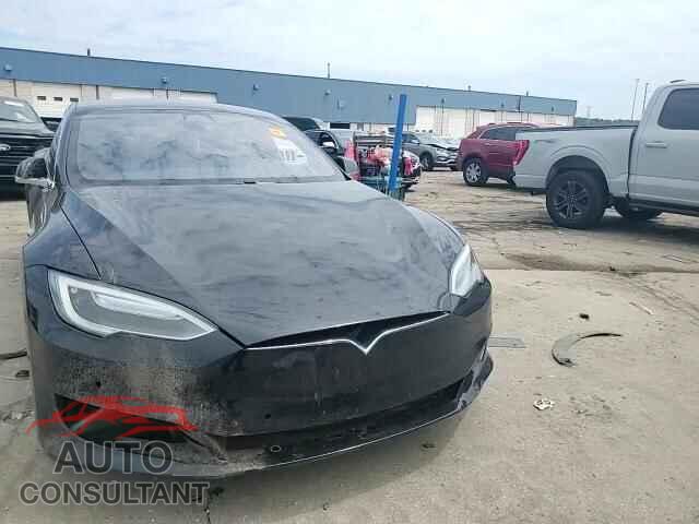TESLA MODEL S 2017 - 5YJSA1E23HF210627